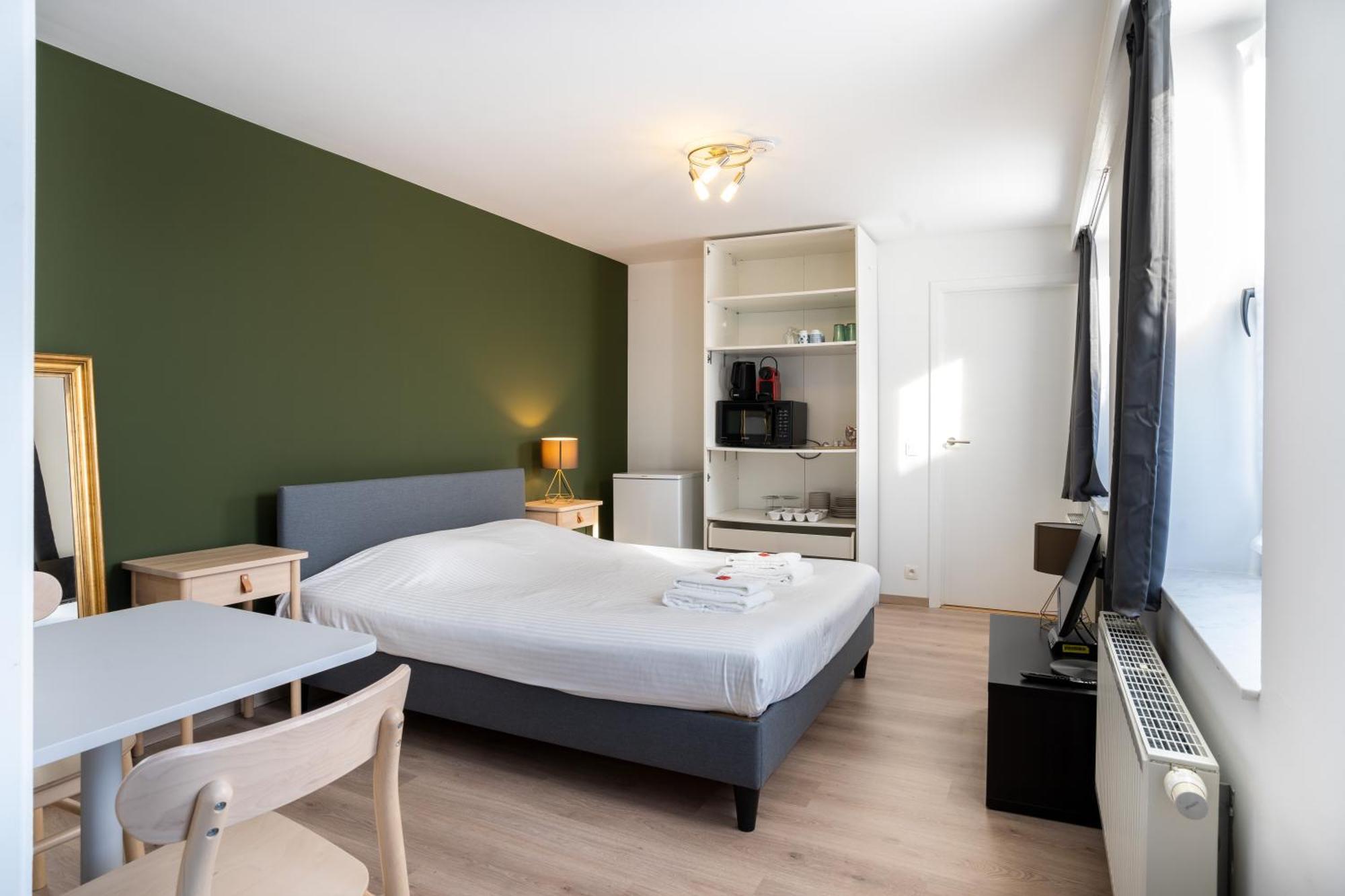 General Sixty-Seven By Romy&Travis Hotel Brugge Bagian luar foto