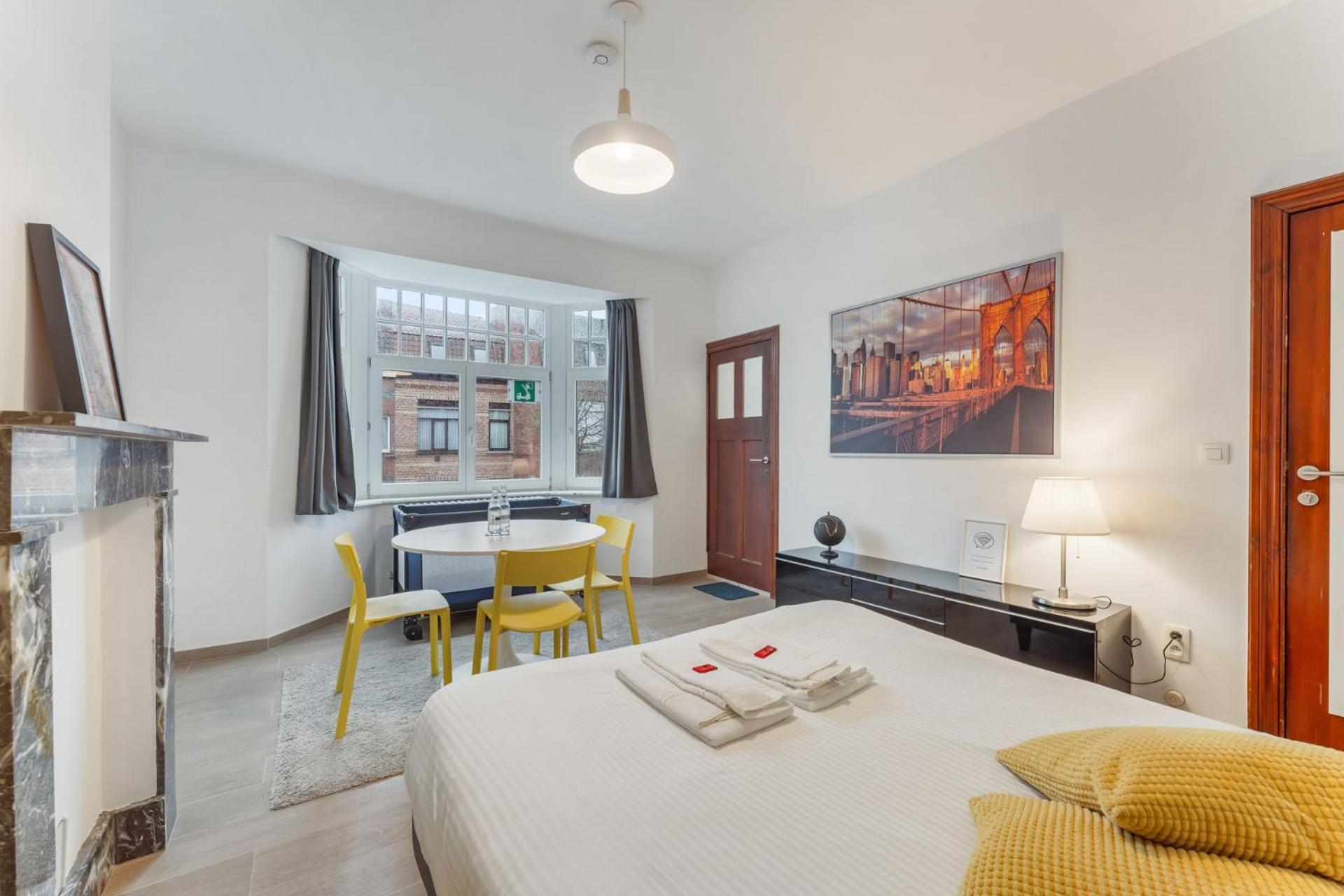 General Sixty-Seven By Romy&Travis Hotel Brugge Bagian luar foto