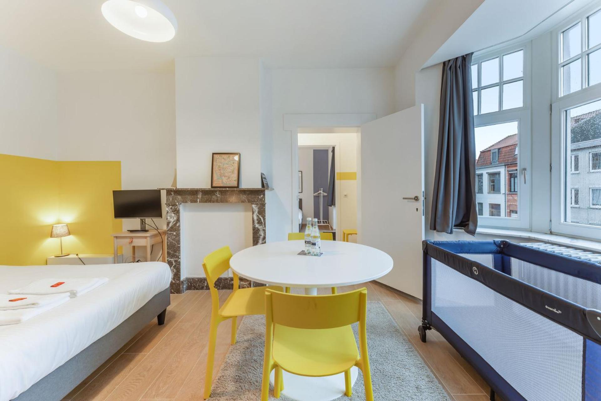 General Sixty-Seven By Romy&Travis Hotel Brugge Bagian luar foto