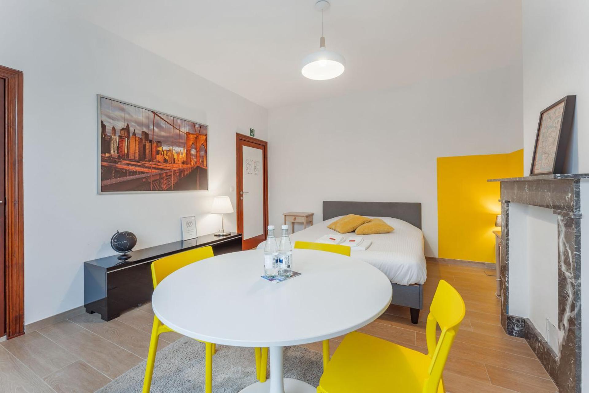 General Sixty-Seven By Romy&Travis Hotel Brugge Bagian luar foto