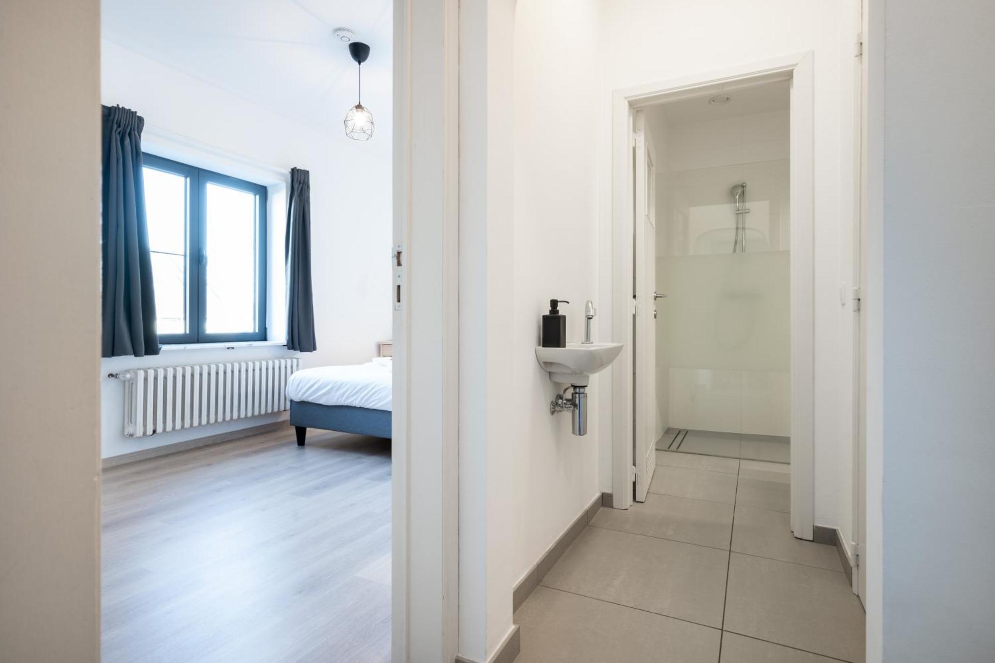 General Sixty-Seven By Romy&Travis Hotel Brugge Bagian luar foto