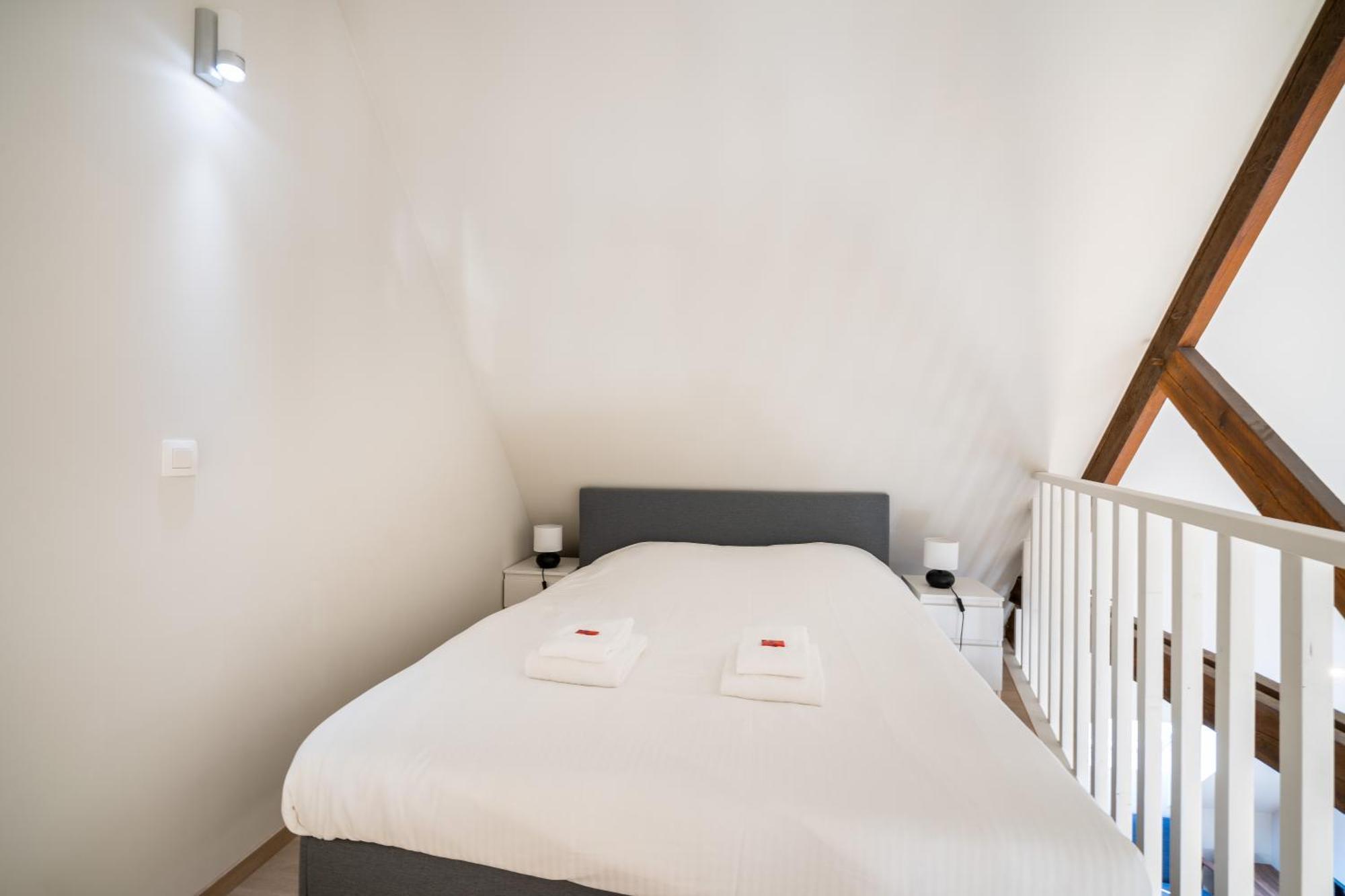 General Sixty-Seven By Romy&Travis Hotel Brugge Bagian luar foto